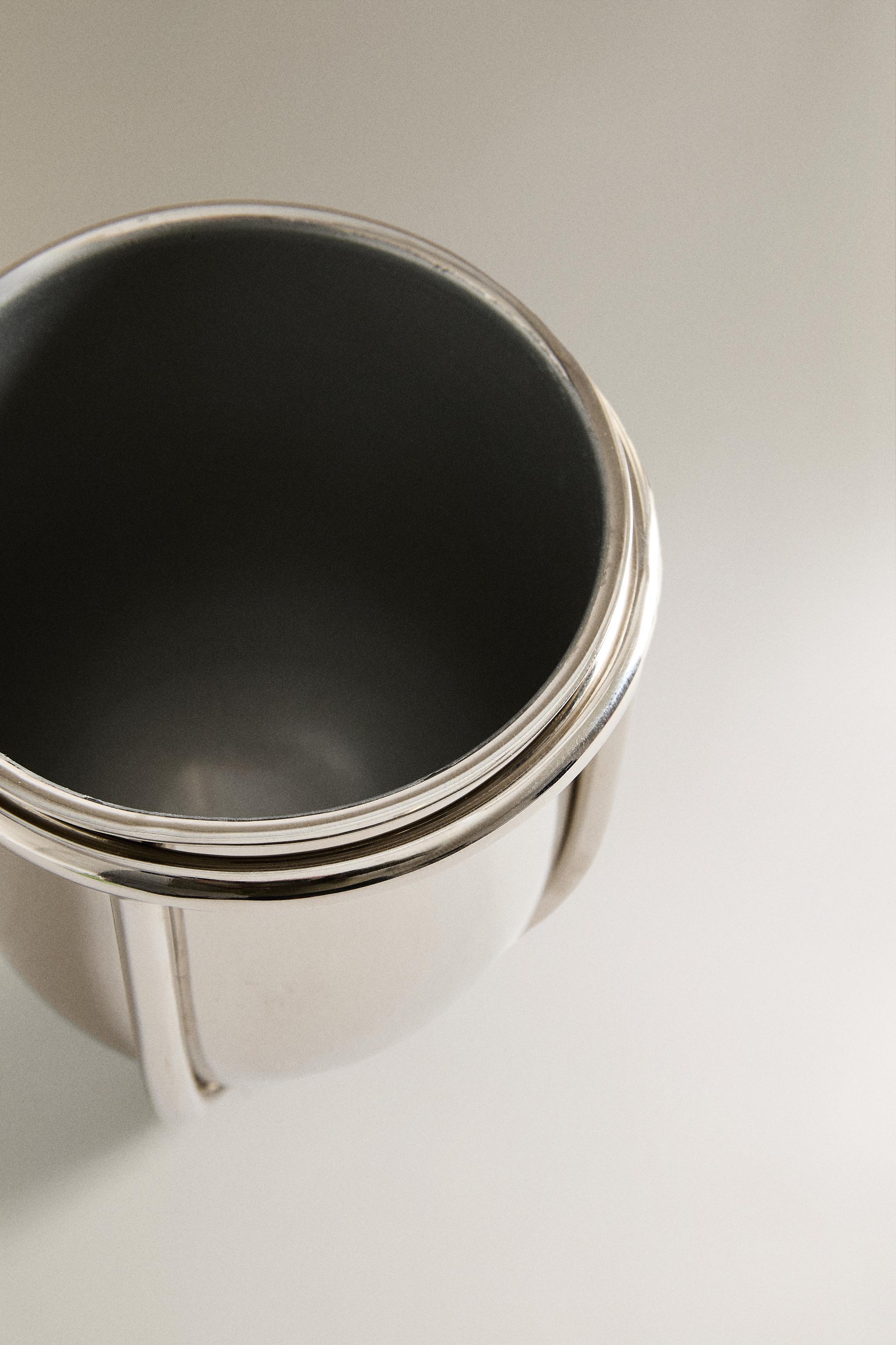 SHINY METAL TOOTHBRUSH HOLDER